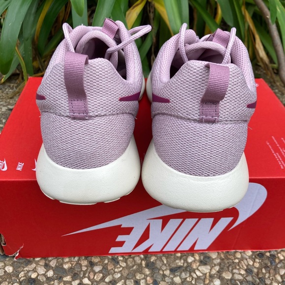 Nike Roshe One - Picture 4 of 4